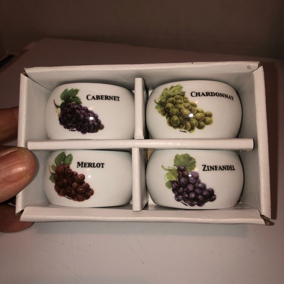 Skye McGhie Wine-Themed Ceramic Napkin Rings in original package- collectible - Picture 4 of 4